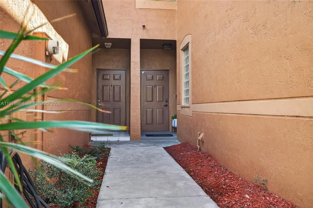 1594 Barcelona Way #5-18 Weston, FL 33327