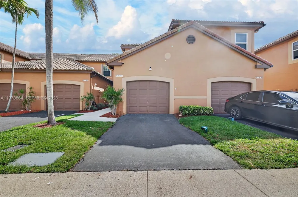 1594 Barcelona Way #5-18 Weston, FL 33327