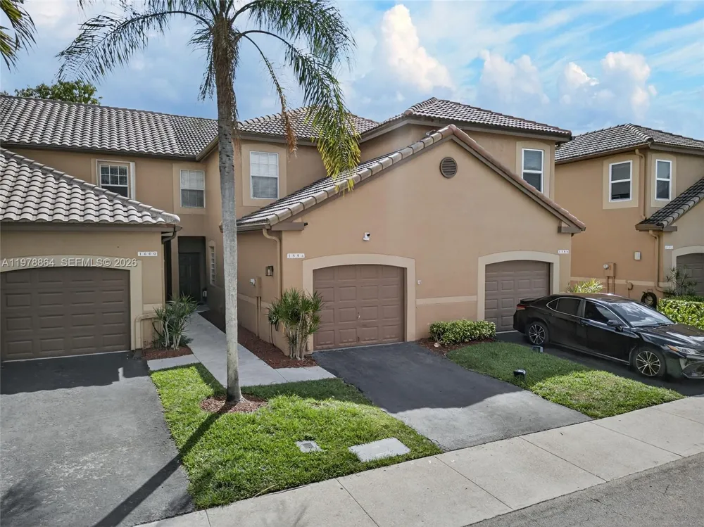1594 Barcelona Way #5-18 Weston, FL 33327