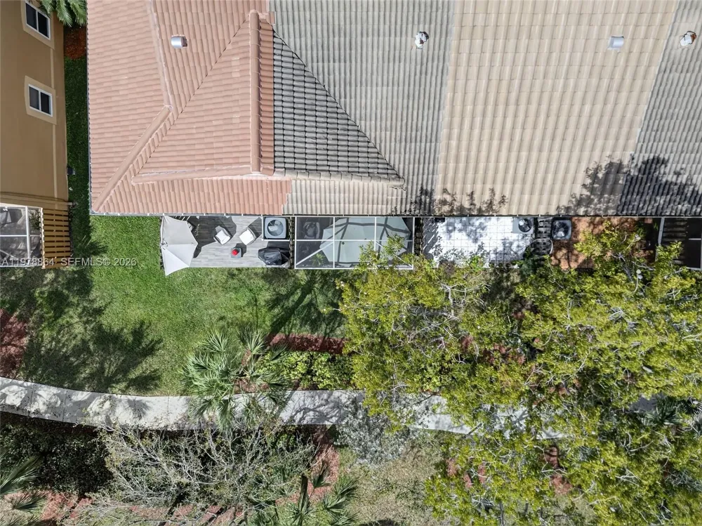 1594 Barcelona Way #5-18 Weston, FL 33327