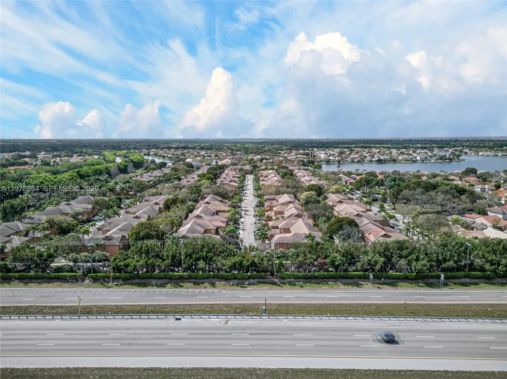 1594 Barcelona Way #5-18 Weston, FL 33327