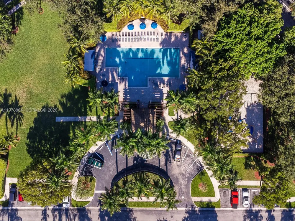 1594 Barcelona Way #5-18 Weston, FL 33327