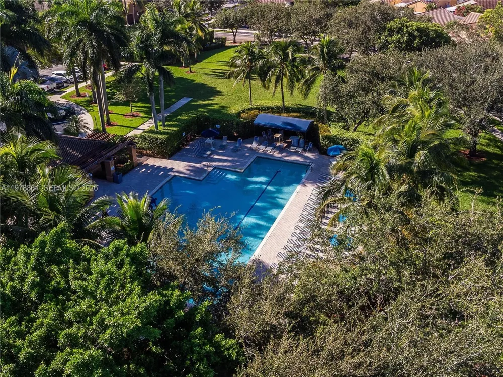 1594 Barcelona Way #5-18 Weston, FL 33327
