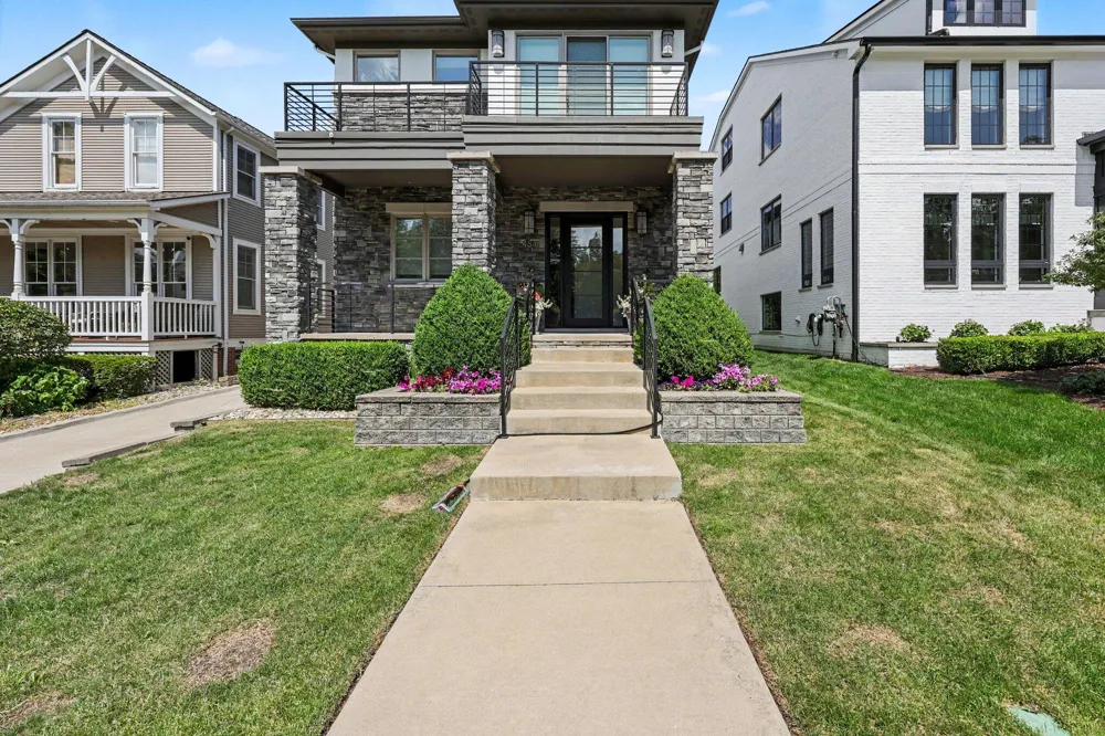 484 Park Street Birmingham, MI 48009