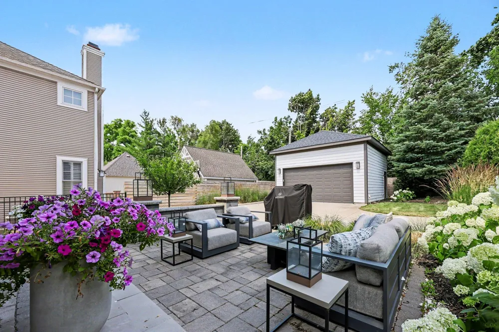 484 Park Street Birmingham, MI 48009