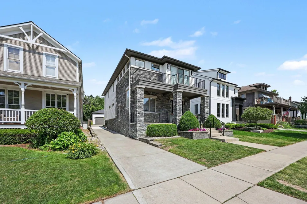 484 Park Street Birmingham, MI 48009