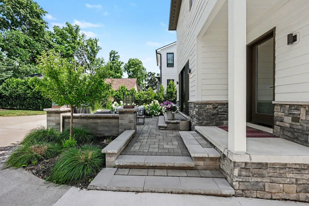 484 Park Street Birmingham, MI 48009
