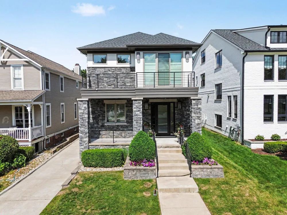 484 Park Street Birmingham, MI 48009