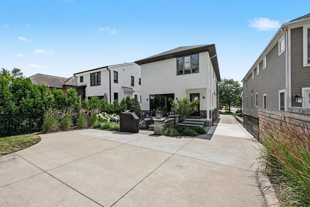 484 Park Street Birmingham, MI 48009
