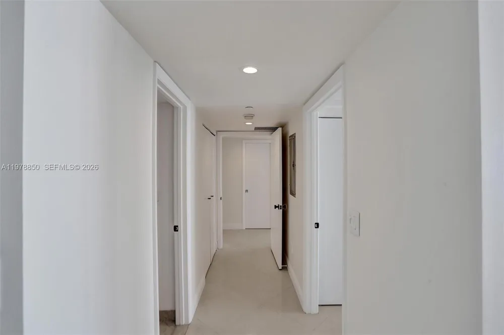 6917 Collins Ave #915 Miami Beach, FL 33141