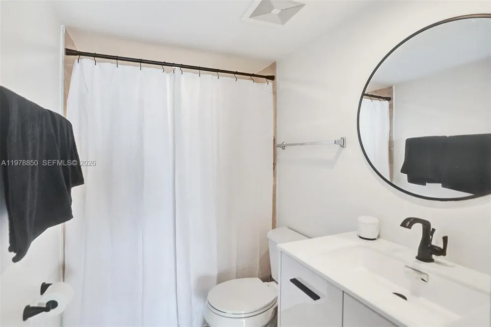 6917 Collins Ave #915 Miami Beach, FL 33141