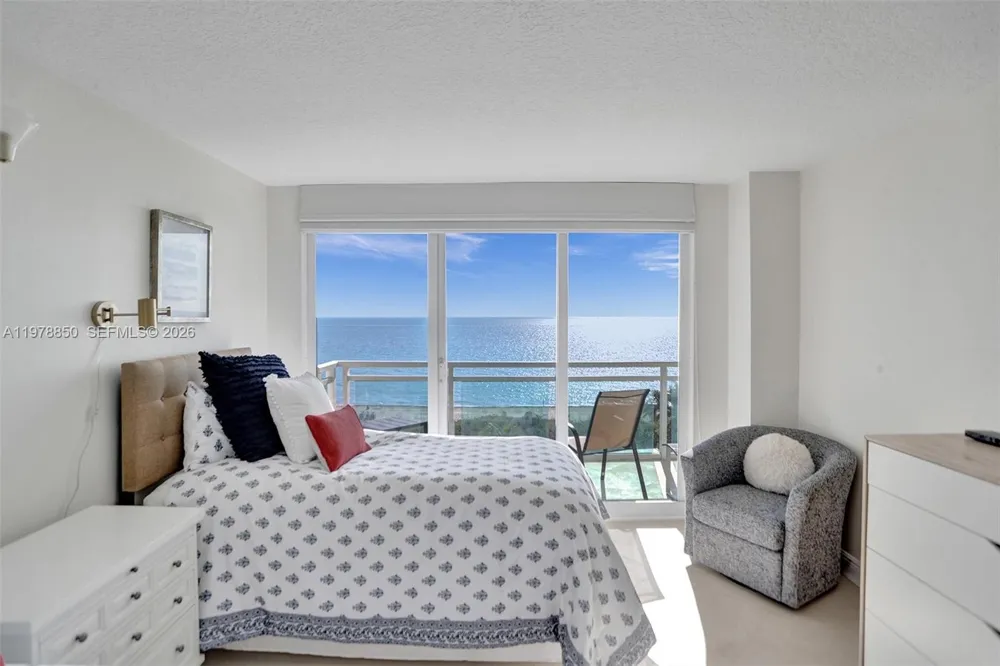 6917 Collins Ave #915 Miami Beach, FL 33141