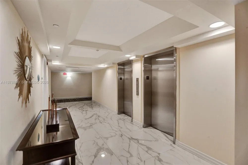6917 Collins Ave #915 Miami Beach, FL 33141