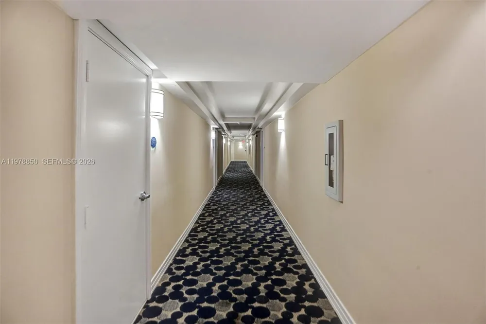 6917 Collins Ave #915 Miami Beach, FL 33141