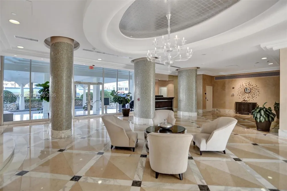 6917 Collins Ave #915 Miami Beach, FL 33141