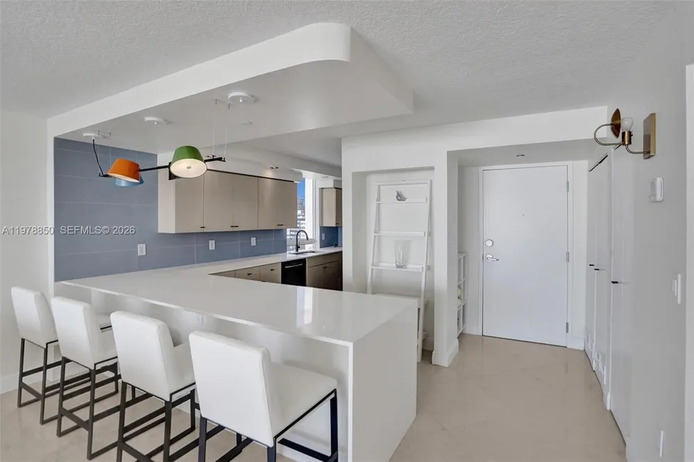 6917 Collins Ave #915 Miami Beach, FL 33141