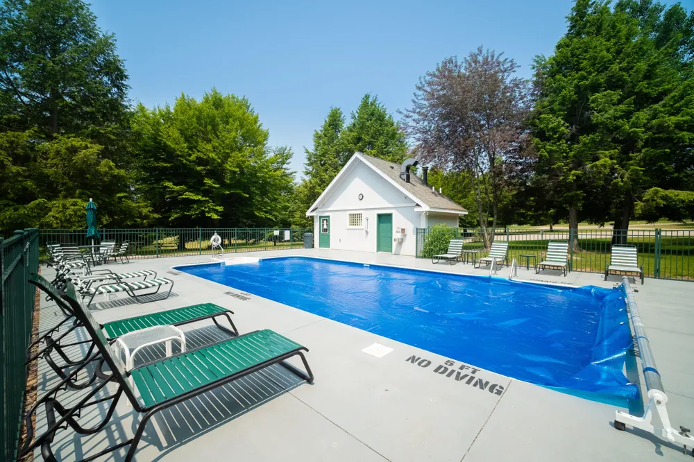 10201 Opal Ridge Drive Onekama, MI 49675