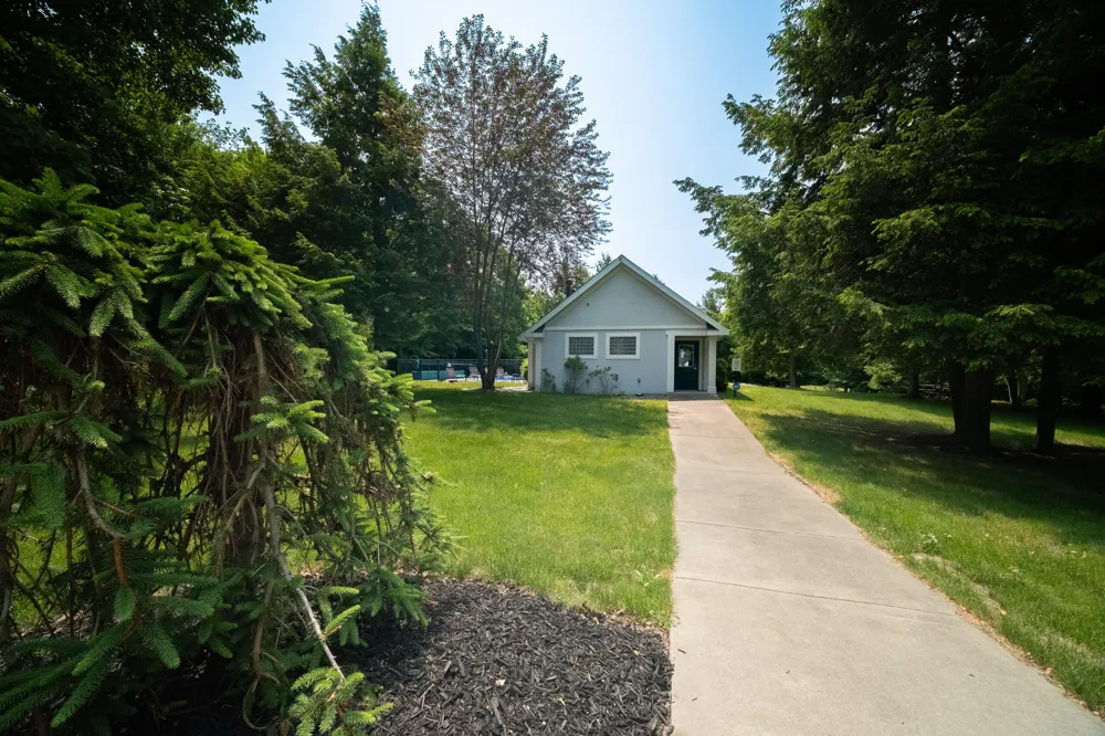 10201 Opal Ridge Drive Onekama, MI 49675