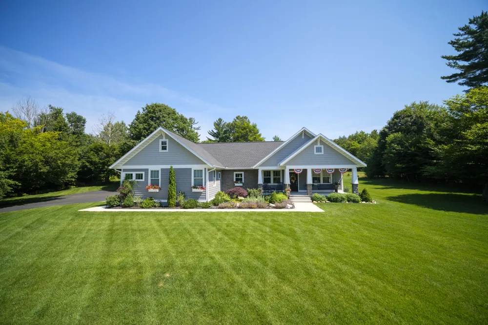 10201 Opal Ridge Drive Onekama, MI 49675