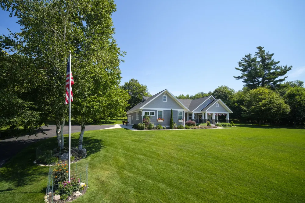 10201 Opal Ridge Drive Onekama, MI 49675
