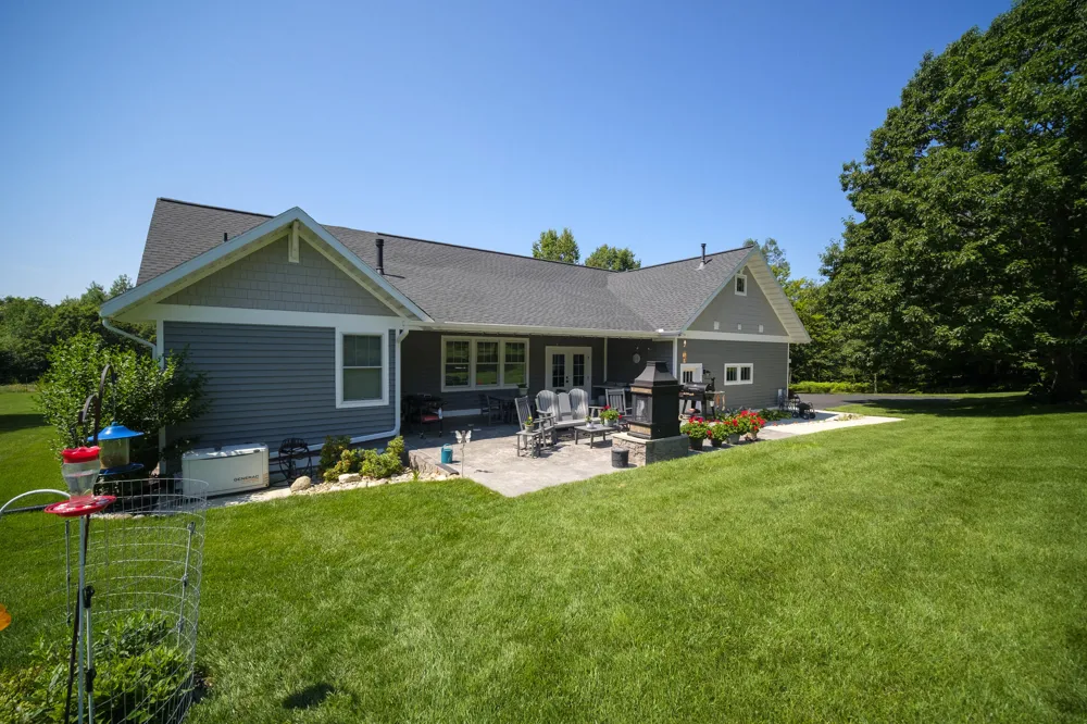 10201 Opal Ridge Drive Onekama, MI 49675