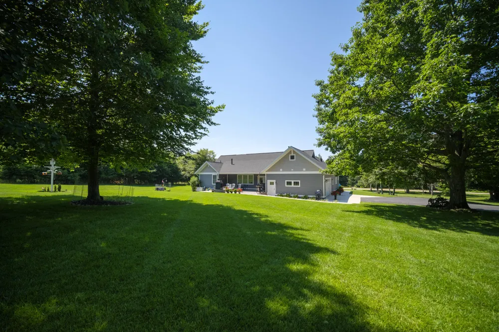 10201 Opal Ridge Drive Onekama, MI 49675