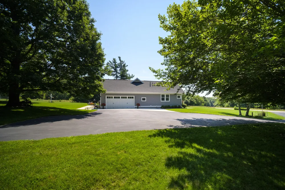 10201 Opal Ridge Drive Onekama, MI 49675