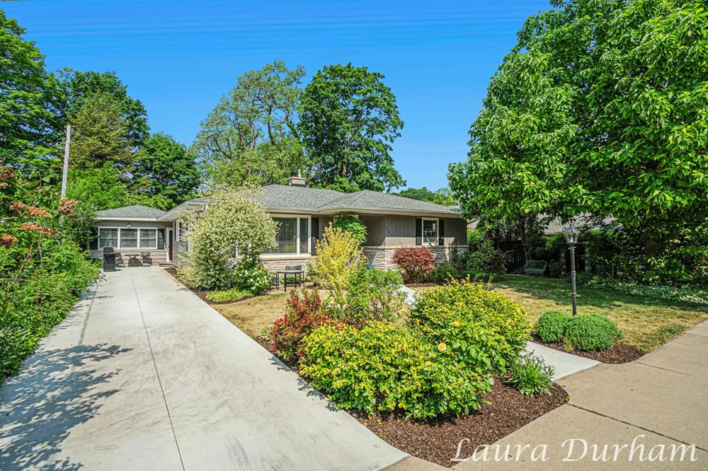 526 Butler Street Saugatuck, MI 49453
