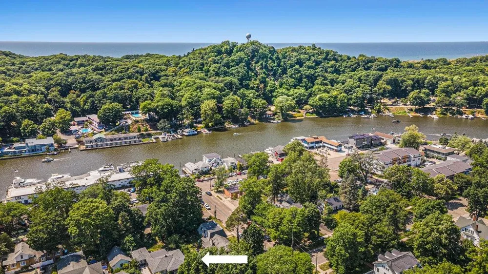 526 Butler Street Saugatuck, MI 49453