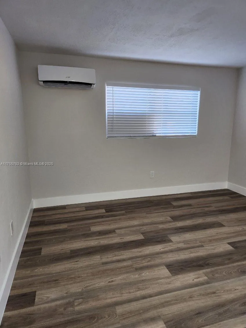 25 W 6th St #25 Hialeah, FL 33010