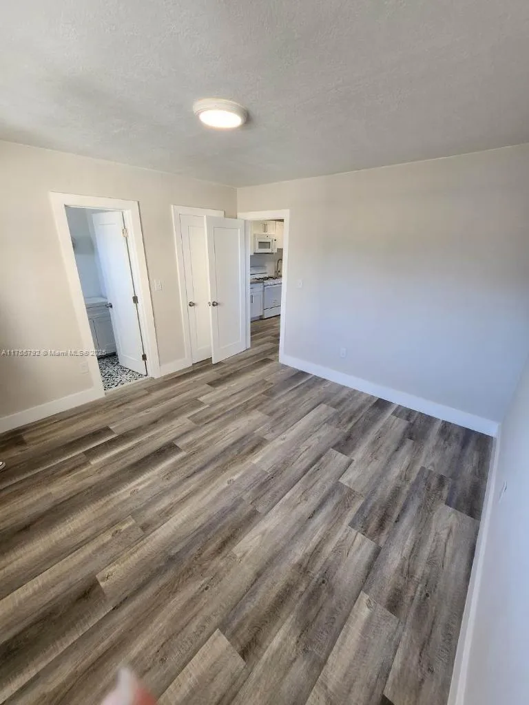 25 W 6th St #25 Hialeah, FL 33010