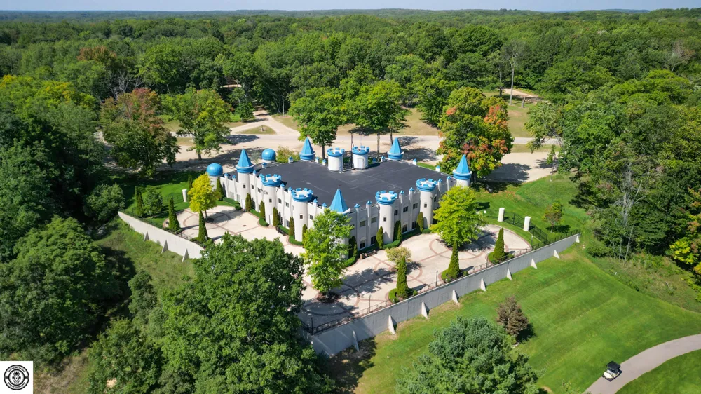 10340 Peninsula Drive Stanwood, MI 49346