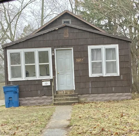 3237 Highland Street