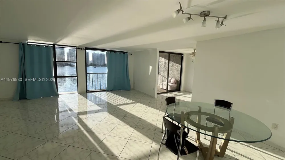 17500 Bay Rd #S403 Sunny Isles Beach, FL 33160