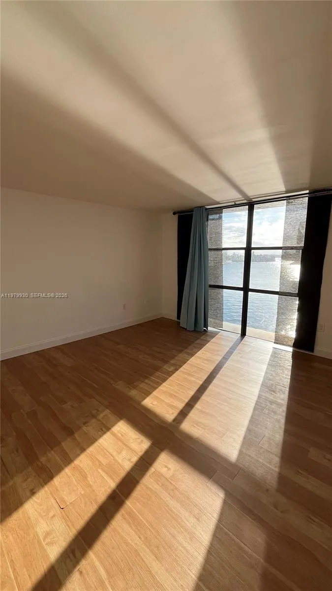17500 Bay Rd #S403 Sunny Isles Beach, FL 33160