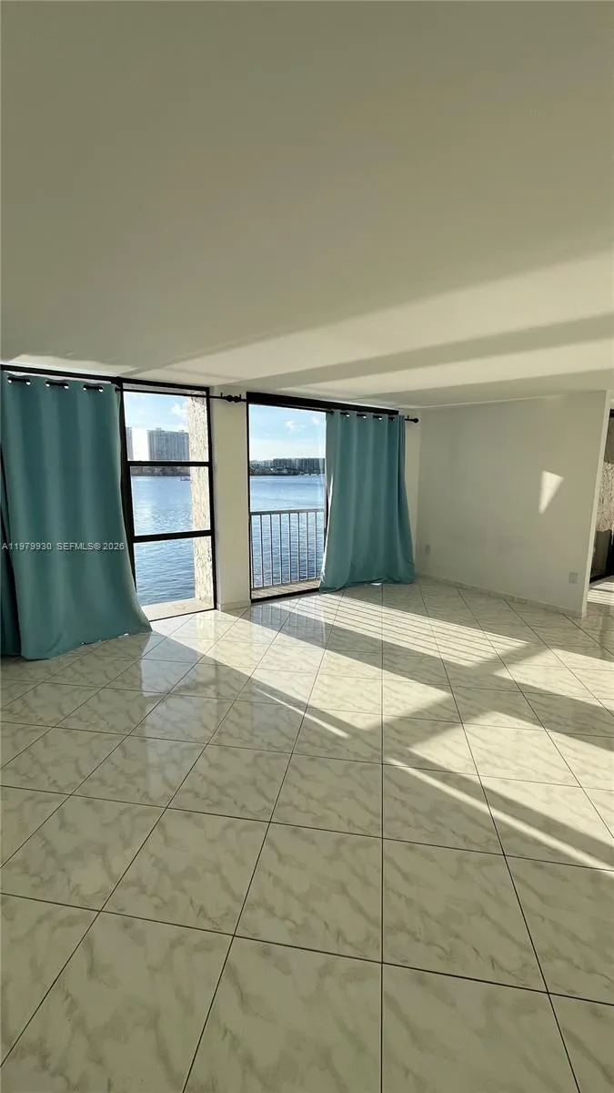 17500 Bay Rd #S403 Sunny Isles Beach, FL 33160