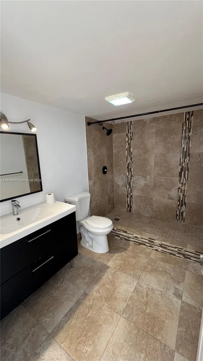 17500 Bay Rd #S403 Sunny Isles Beach, FL 33160