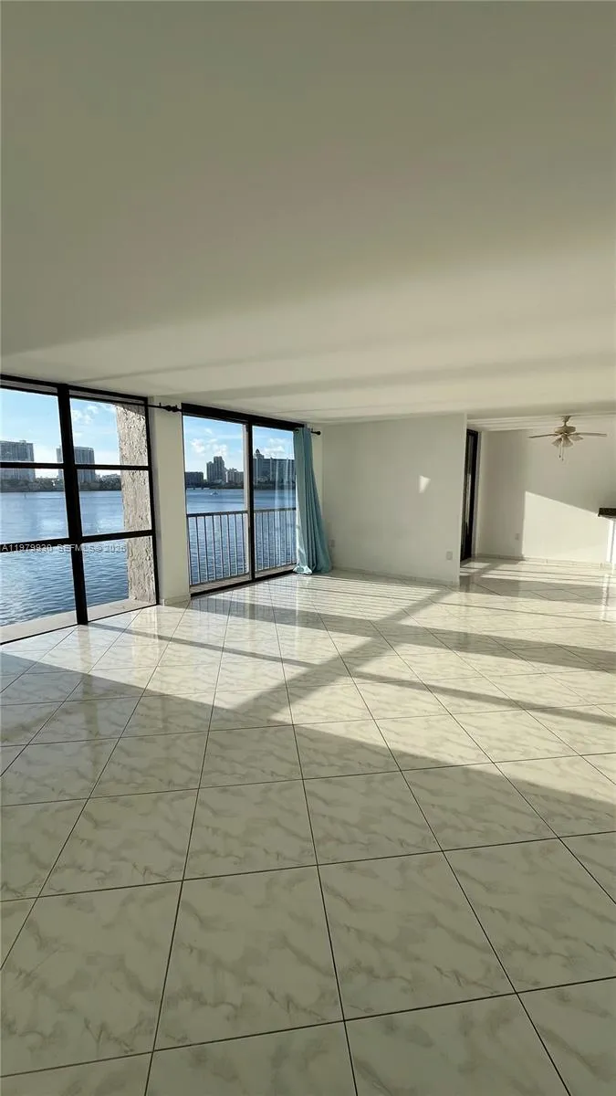 17500 Bay Rd #S403 Sunny Isles Beach, FL 33160