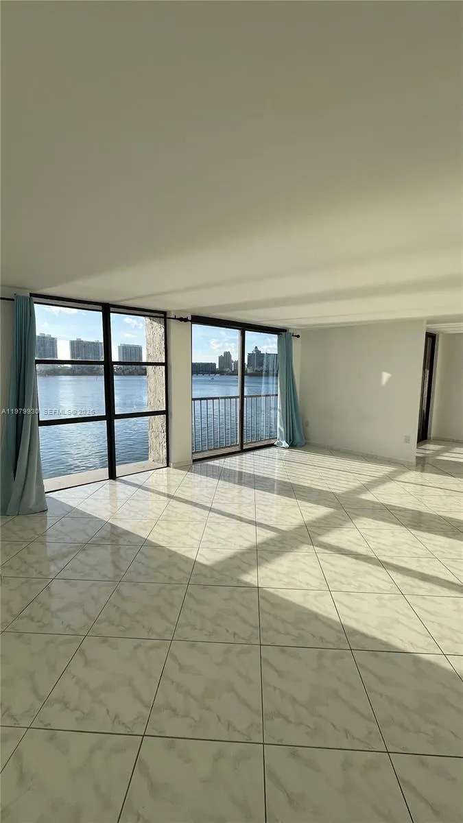 17500 Bay Rd #S403 Sunny Isles Beach, FL 33160