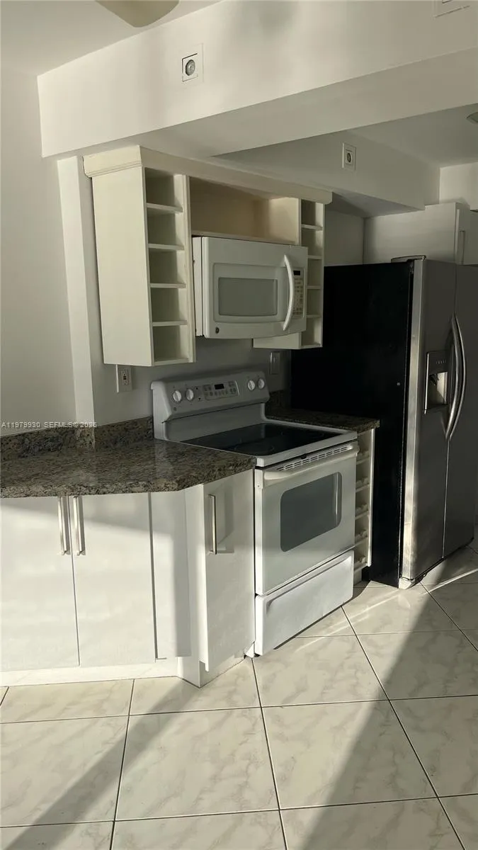 17500 Bay Rd #S403 Sunny Isles Beach, FL 33160