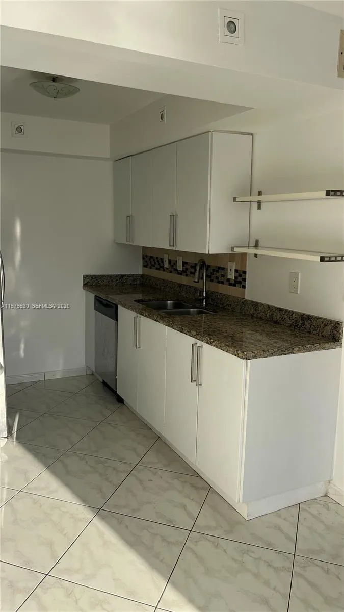 17500 Bay Rd #S403 Sunny Isles Beach, FL 33160