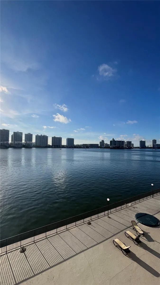17500 Bay Rd #S403 Sunny Isles Beach, FL 33160