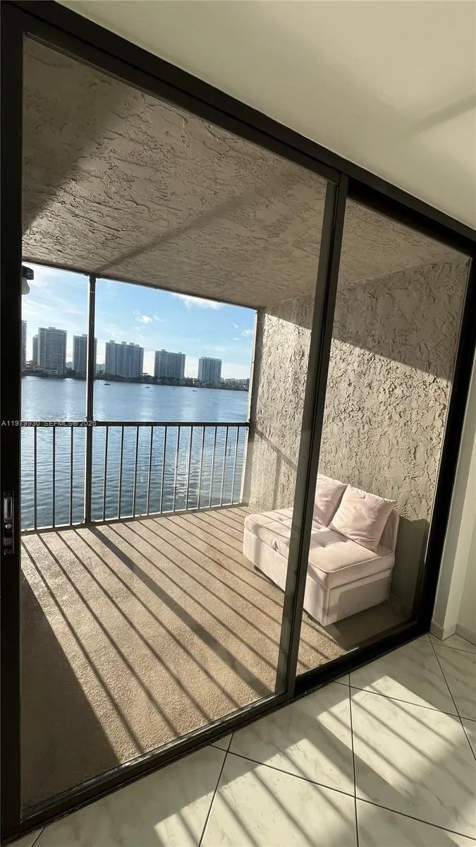 17500 Bay Rd #S403 Sunny Isles Beach, FL 33160