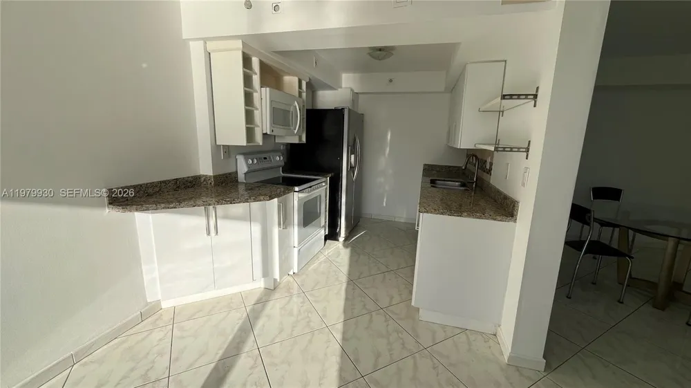 17500 Bay Rd #S403 Sunny Isles Beach, FL 33160