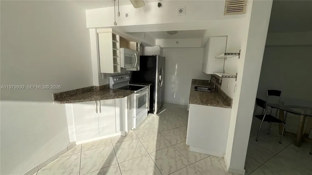 17500 Bay Rd #S403 Sunny Isles Beach, FL 33160