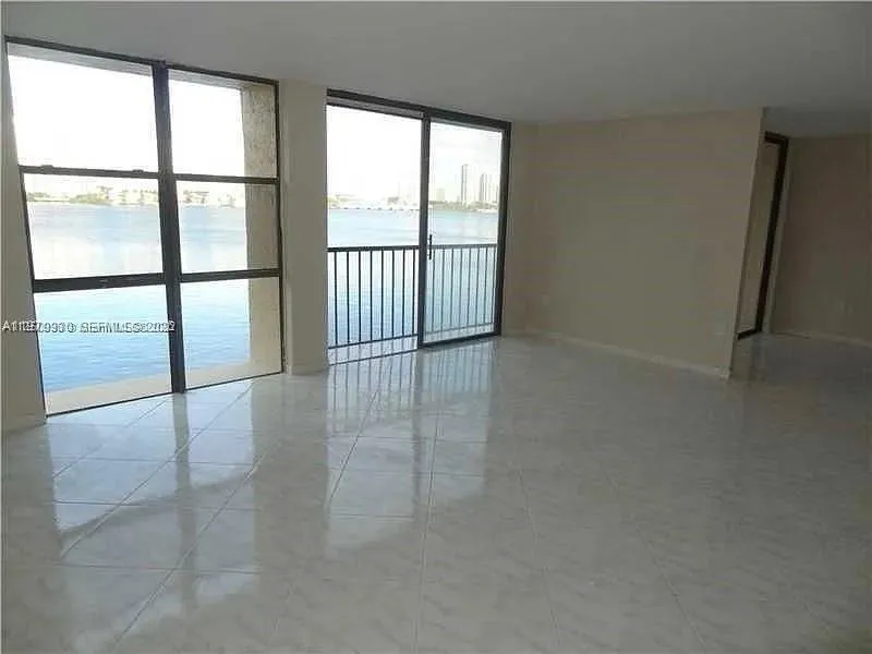 17500 Bay Rd #S403 Sunny Isles Beach, FL 33160