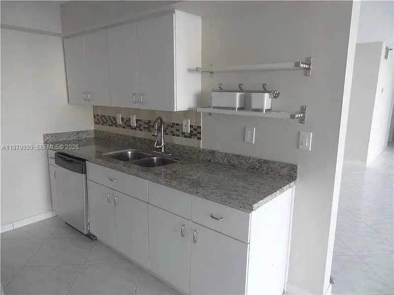 17500 Bay Rd #S403 Sunny Isles Beach, FL 33160