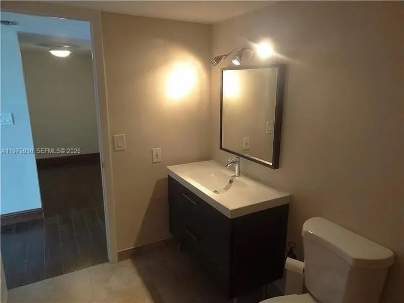 17500 Bay Rd #S403 Sunny Isles Beach, FL 33160