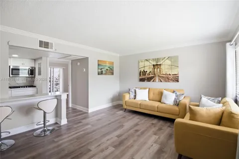 127 Oyster Bay #110