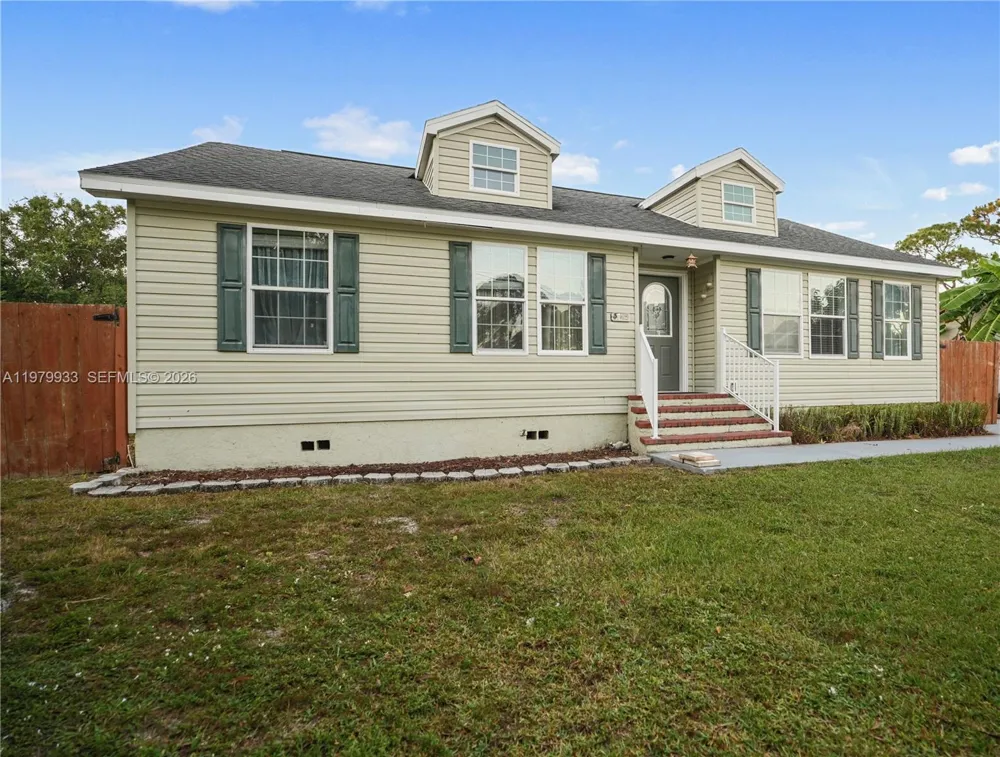 3713 Wild Violet Avenue Sebring, FL 33876